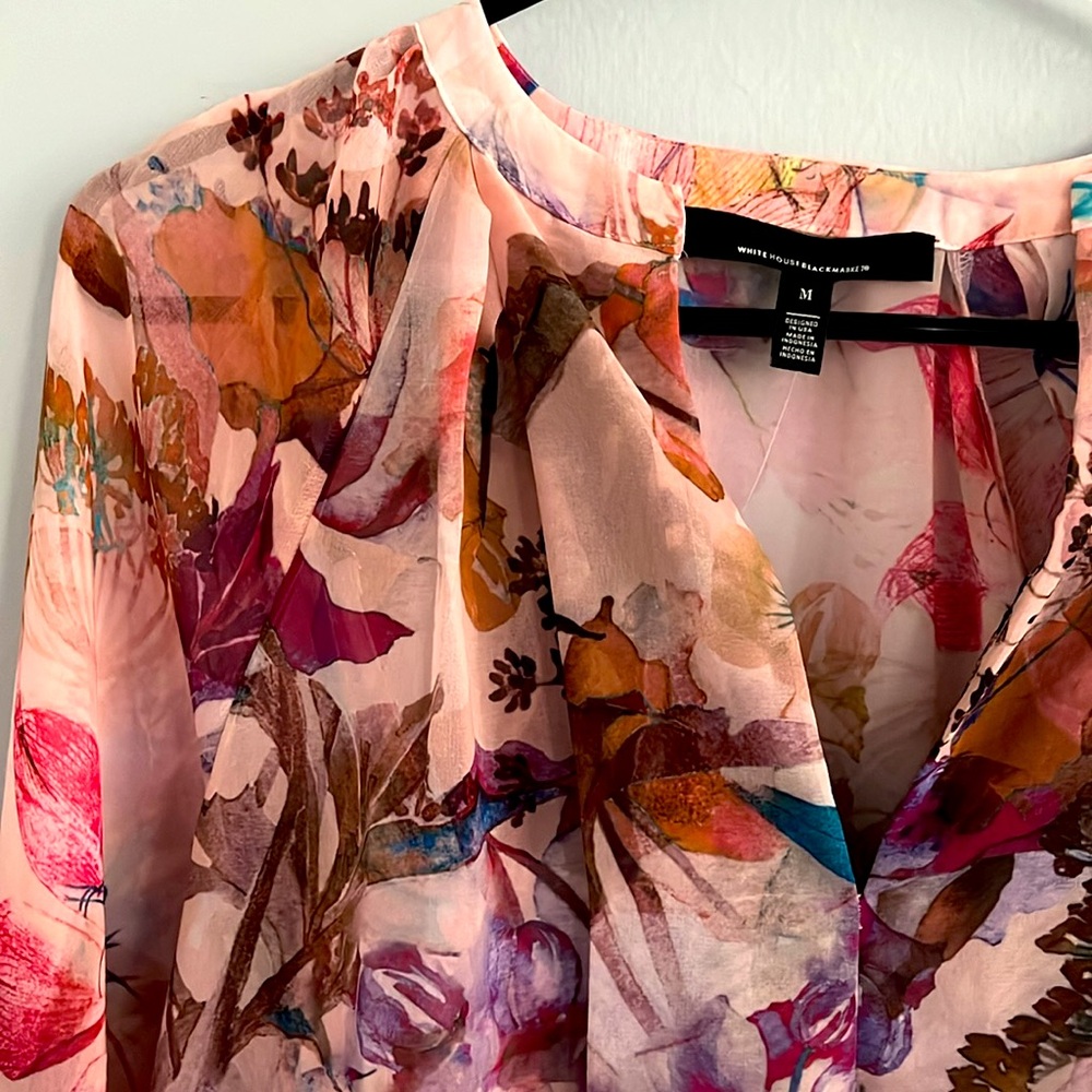 WHBM Camellia Pleated Blouse - Picture 5 of 9